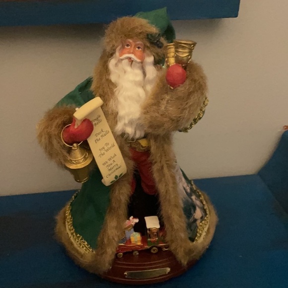 Thomas Kinkade - Season of Harmony Caroling Santa Collection Bradford Exchange - Picture 14 of 17